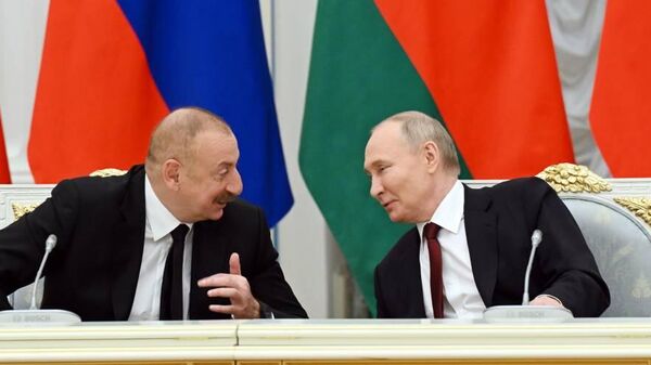 Алиев и Путин проведут встречу на полях ШОС в Астане