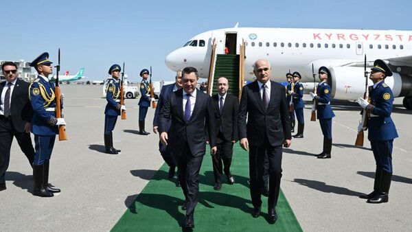 Президент Кыргызстана прибыл с государственным визитом в Азербайджан - Sputnik Азербайджан
