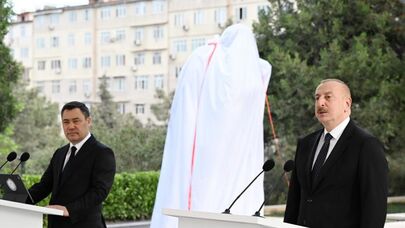 Президент Ильхам Алиев и Президент Садыр Жапаров приняли участие в церемонии открытия памятника Чингизу Айтматову в Баку