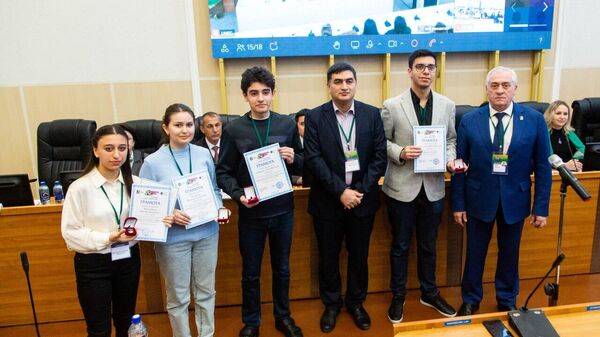 Азербайджанские студенты стали победителями конкурсов XIV Евразийского экономического форума молодежи - Sputnik Азербайджан