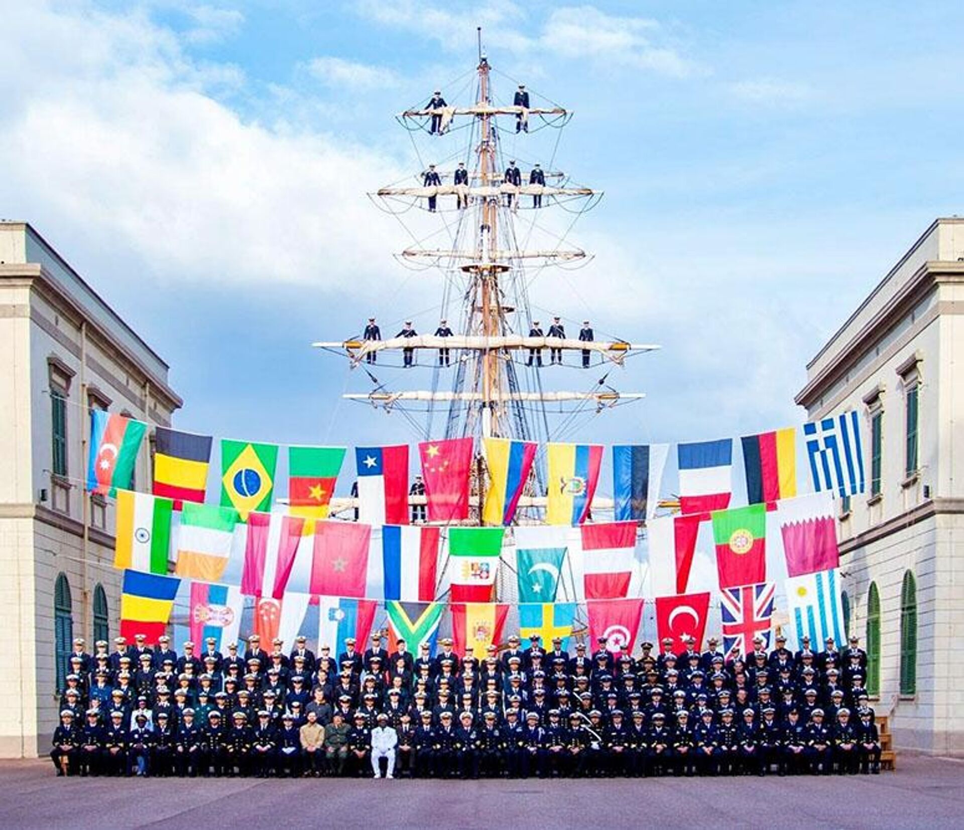 Военнослужащие Азербайджанской Армии участвуют в международных морских соревнованиях в Италии - Sputnik Азербайджан, 1920, 27.04.2024