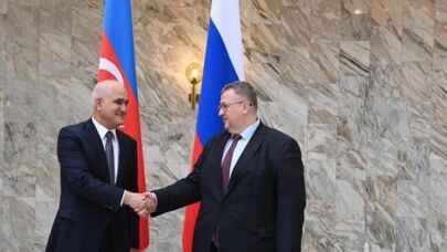 Вице-премьер России Алексей Оверчук и заместитель премьер-министра Азербайджана Шахин Мустафаев