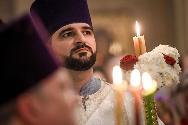 Пасхальное богослужение в Кафедральном соборе св. Жен-Мироносиц в Баку - Sputnik Азербайджан