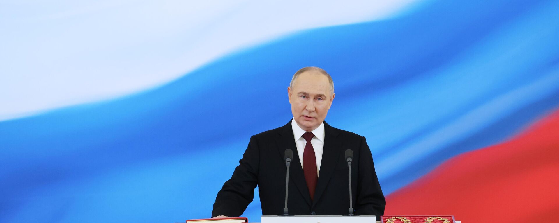 Избранный президент РФ Владимир Путин на церемонии инаугурации в Кремле. - Sputnik Азербайджан, 1920, 07.05.2024