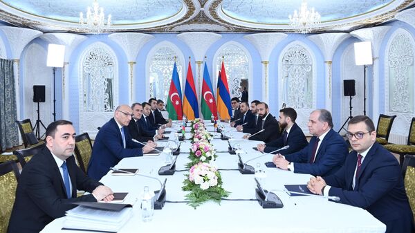 Баку и Ереван продолжат переговоры по спорным вопросам соглашения о мире - ОБНОВЛЕНО