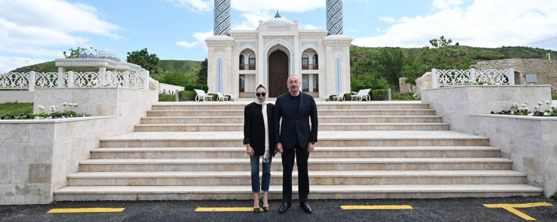 Президент и первая леди Азербайджана приняли участие в открытии ряда объектов в Зангилане - Sputnik Азербайджан, 1920, 18.05.2024