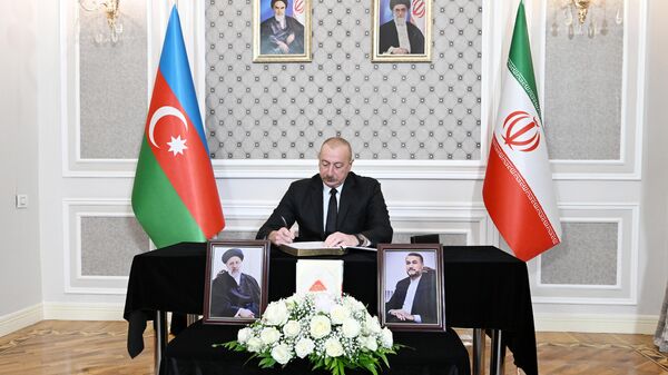 Prezident İlham Əliyev İranın ölkəmizdəki səfirliyində olub - Sputnik Азербайджан