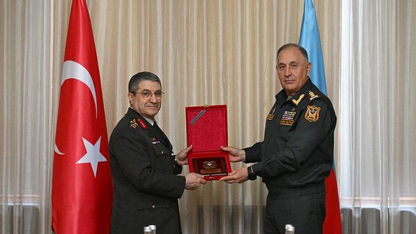 Азербайджан и Турции договорились развивать сотрудничество в военной сфере