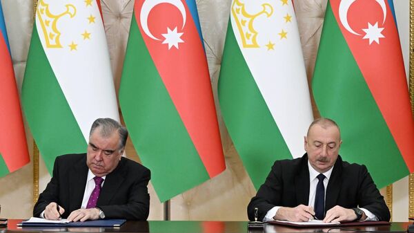 Azərbaycan-Tacikistan sənədləri imzalanıb
 - Sputnik Азербайджан