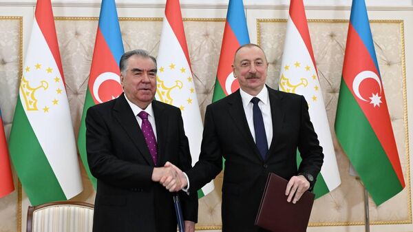 Алиев на встрече с президентом Таджикистана Эмомали Рахмоном  - Sputnik Азербайджан