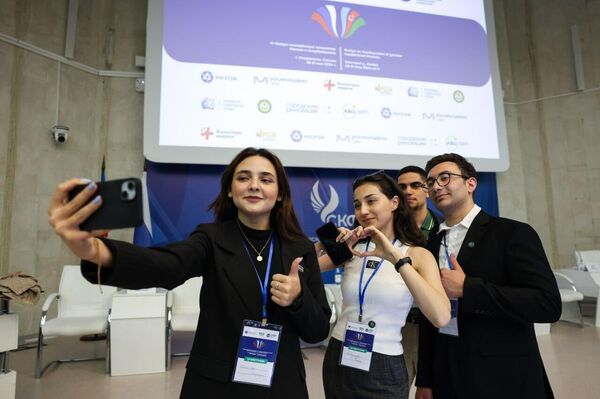 Четвертый форум молодежных инициатив России и Азербайджана в Ставрополе - Sputnik Азербайджан