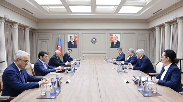 30 мая премьер-министр Азербайджанской Республики Али Асадов встретился с губернатором Ульяновской области Российской Федерации Алексеем Русских - Sputnik Азербайджан