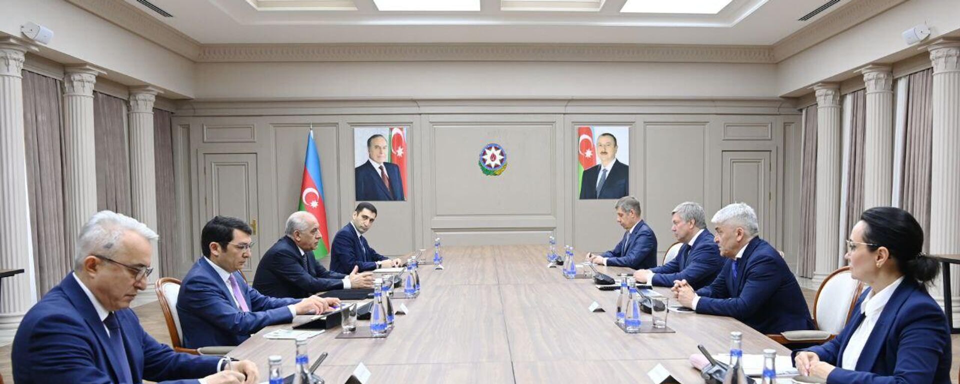 30 мая премьер-министр Азербайджанской Республики Али Асадов встретился с губернатором Ульяновской области Российской Федерации Алексеем Русских - Sputnik Азербайджан, 1920, 30.05.2024