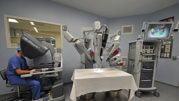 Робот-хирург, фото из архива - Sputnik Азербайджан