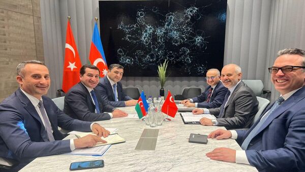 Помощник Президента Азербайджана встретился с коллегами из Турции и Узбекистана - Sputnik Азербайджан