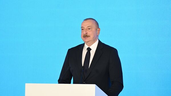 Президент Ильхам Алиев принимает участие в открытии 29-й выставки Caspian Oil&Gas и 12-й выставки Caspian Power в рамках Бакинской энергетической недели - Sputnik Азербайджан