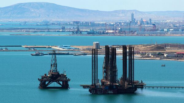 Нефтедобывающая платформа - Sputnik Азербайджан