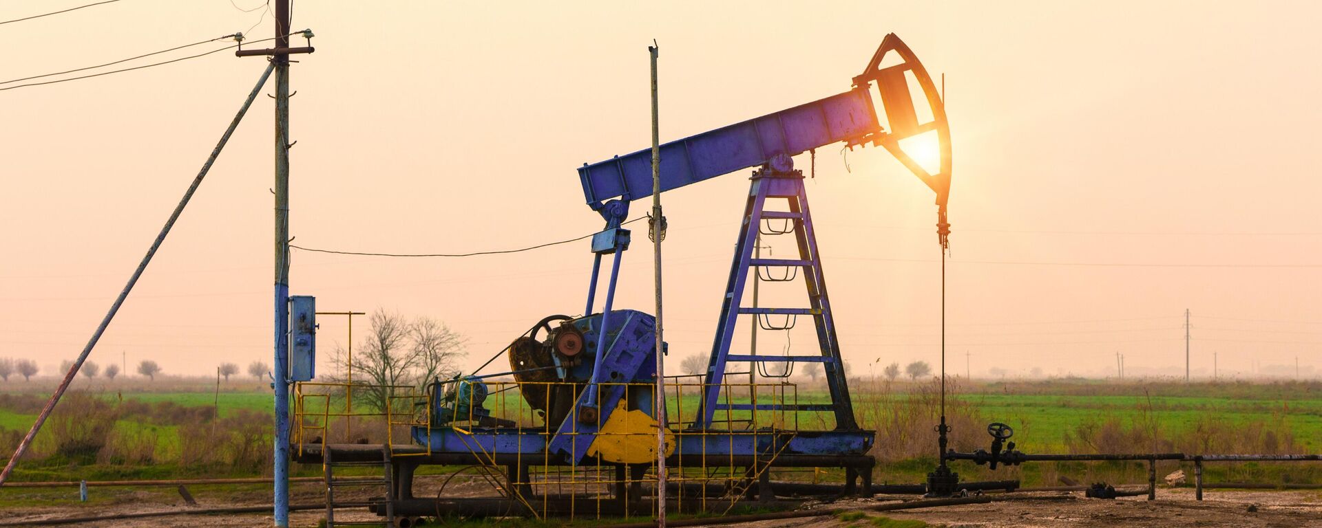 Добыча нефти - Sputnik Азербайджан, 1920, 12.05.2025