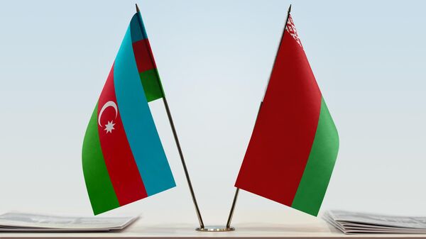 Флаги Азербайджана и Беларуси  - Sputnik Азербайджан