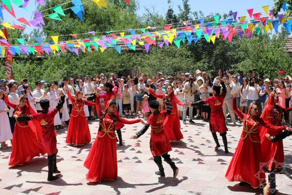 Национальный татарский праздник Сабантуй отметили в Азербайджане - Sputnik Азербайджан