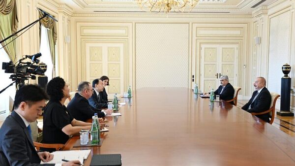Президент Ильхам Алиев принял президента Азиатского банка развития - Sputnik Азербайджан