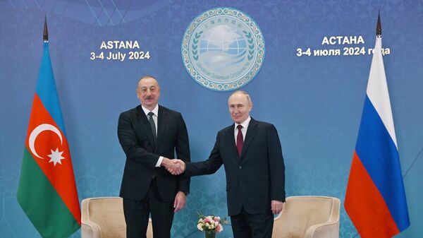 Astanada Azərbaycan Prezidenti İlham Əliyevin Rusiya Prezidenti Vladimir Putin ilə görüşü - Sputnik Azərbaycan