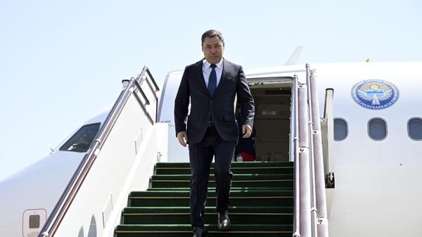 Qırğızıstan Prezidenti Sadır Japarov Azərbaycana səfərə gəlib - Sputnik Азербайджан