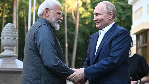 Rusiya prezidenti Vladimir Putin və Hindistanın baş naziri Narendra Modi - Sputnik Azərbaycan