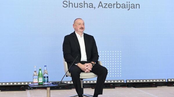 Prezident İlham Əliyev Şuşada 2-ci Qlobal Media Forumunda - Sputnik Azərbaycan