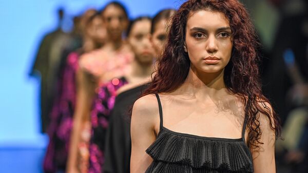 17-й сезон Azerbaijan Fashion Week в Баку - Sputnik Азербайджан