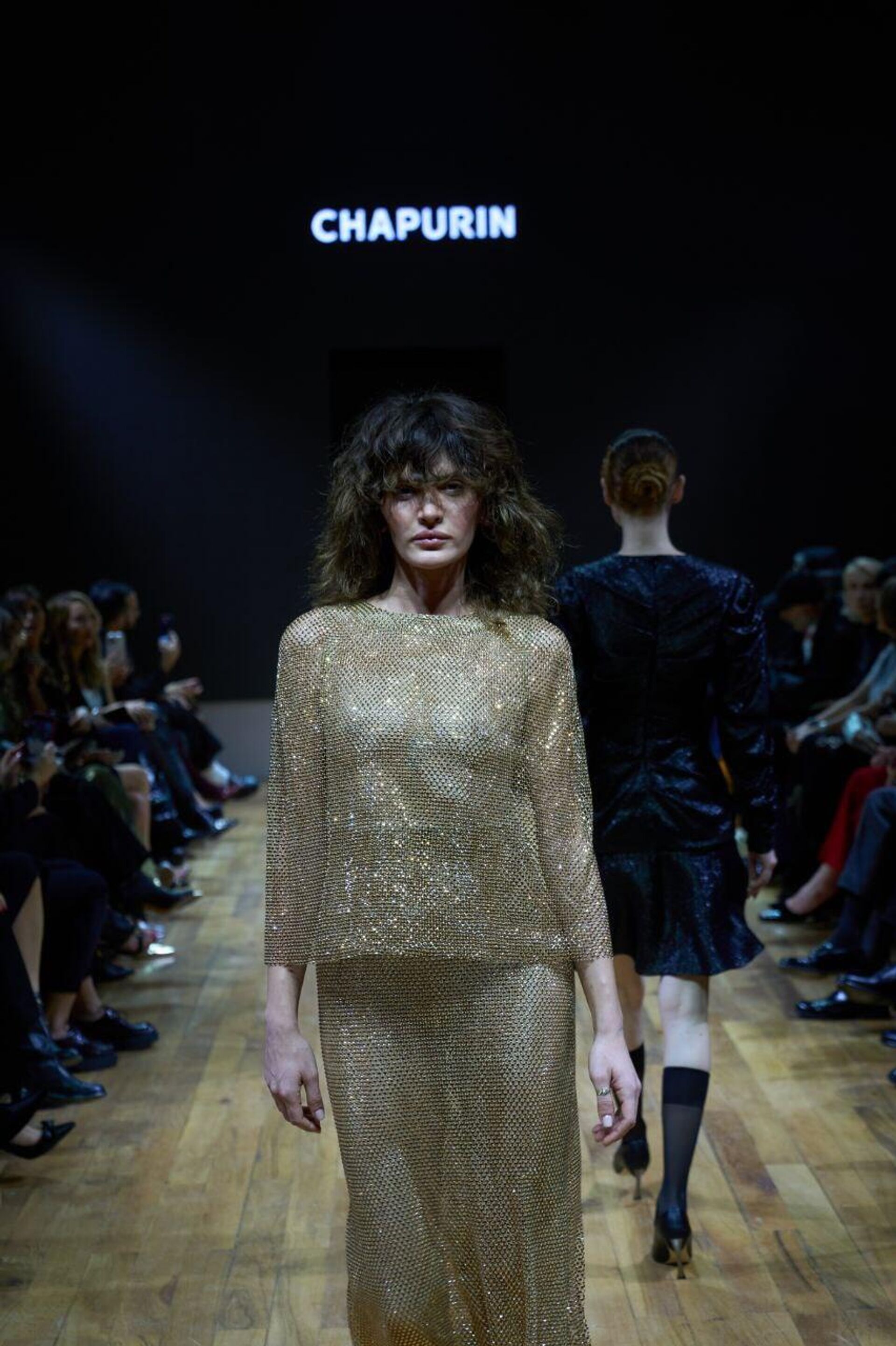 В Баку в рамках Azerbaijan Fashion Week состоялся закрытый показ известного дизайнера, заслуженного художника РФ Игоря Чапурина, где он представил свою новую коллекцию мужской и женской одежды В Баку в рамках Azerbaijan Fashion Week состоялся закрытый показ известного дизайнера, заслуженного художника РФ Игоря Чапурина, где он представил свою новую коллекцию мужской и женской одежды - Sputnik Азербайджан, 1920, 14.12.2024
