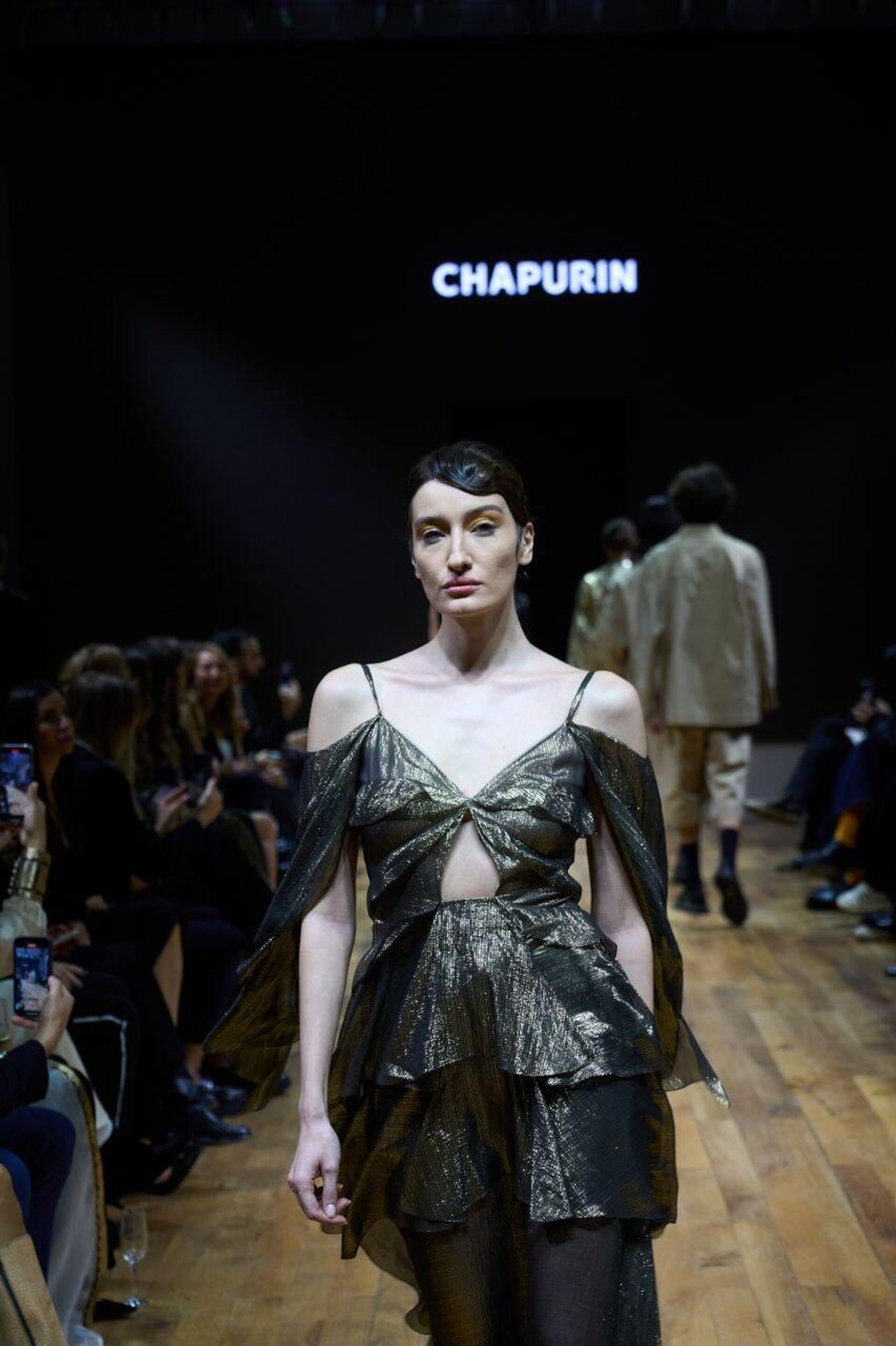 В Баку в рамках Azerbaijan Fashion Week состоялся закрытый показ известного дизайнера, заслуженного художника РФ Игоря Чапурина, где он представил свою новую коллекцию мужской и женской одежды В Баку в рамках Azerbaijan Fashion Week состоялся закрытый показ известного дизайнера, заслуженного художника РФ Игоря Чапурина, где он представил свою новую коллекцию мужской и женской одежды - Sputnik Азербайджан, 1920, 14.12.2024