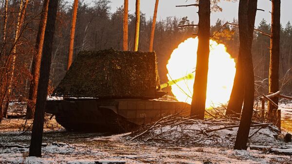 Боевая работа экипажа танка Т-90М Прорыв группировки Запад на Краснолиманском направлении СВО - Sputnik Азербайджан