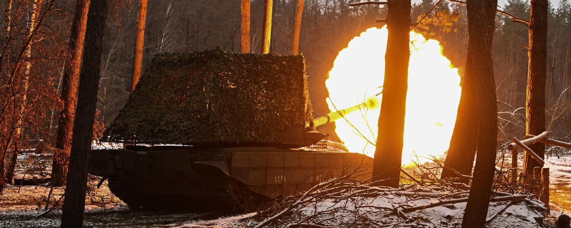 Боевая работа экипажа танка Т-90М Прорыв группировки Запад на Краснолиманском направлении СВО - Sputnik Азербайджан, 1920, 24.02.2025