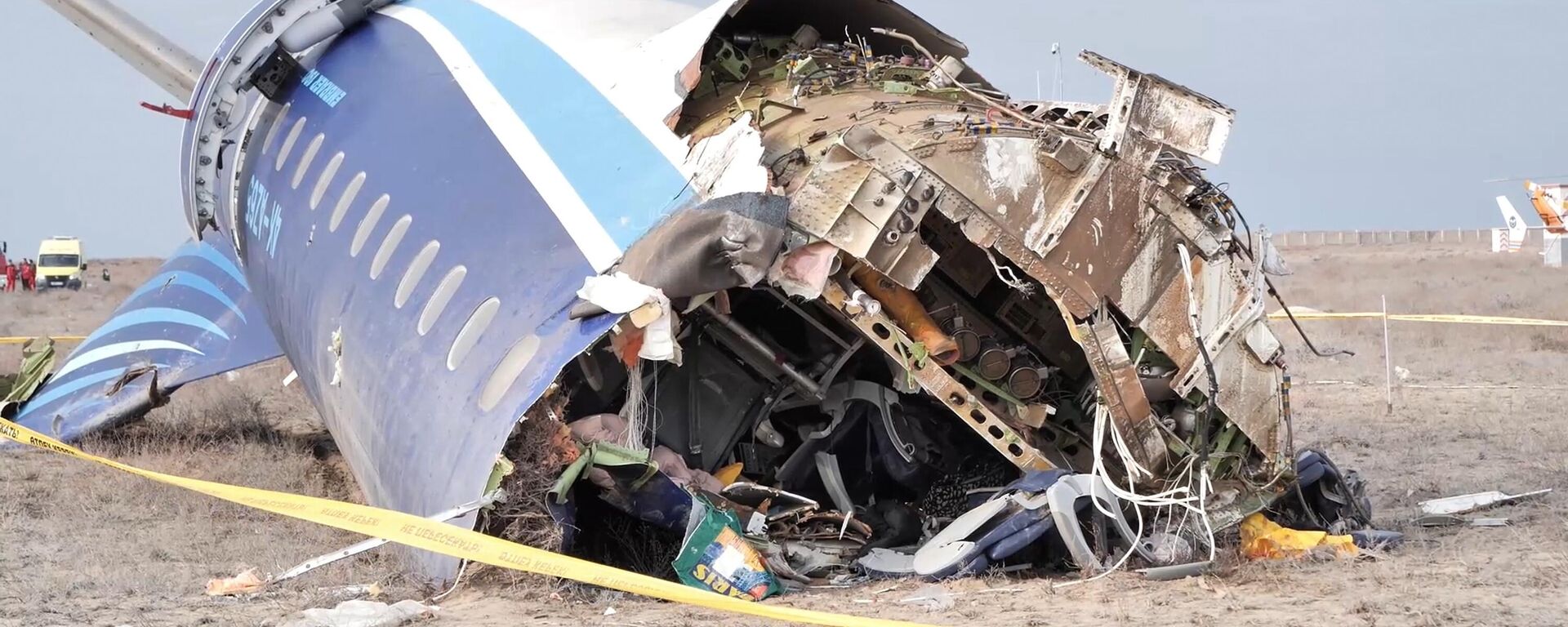 Azərbaycan Hava Yolları (AZAL) aviaşirkətinin Bakı-Qroznı reysini yerinə yetirən Embraer 190 təyyarəsinin Aktau şəhərinin yaxınlığında qəzaya uğraması - Sputnik Азербайджан, 1920, 14.01.2025