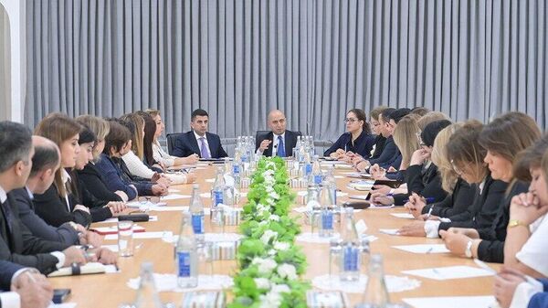 Elm və təhsil naziri Emin Əmrullayev Bakının 
Nəsimi, Xətai, Qaradağ və Binəqədi rayonlarının 
məktəb direktorları ilə görüş keçirib - Sputnik Azərbaycan