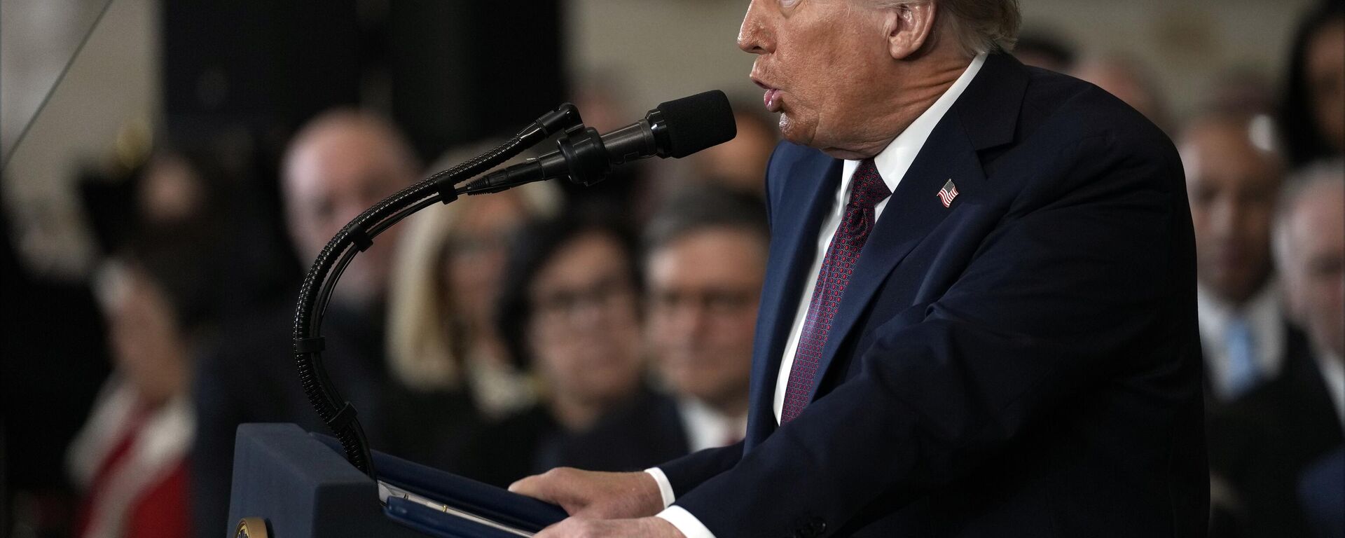 Президент США Дональд Трамп - Sputnik Азербайджан, 1920, 05.03.2025