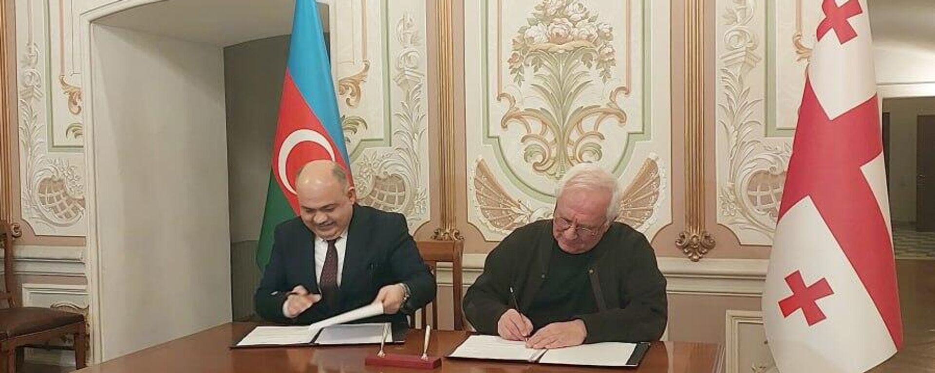 Азербайджанский государственный академический национальный драматический театр и Грузинский национальный театр имени Шота Руставели подписали меморандум о взаимном сотрудничестве - Sputnik Азербайджан, 1920, 25.02.2025