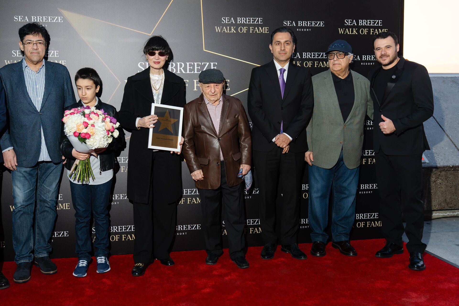 На Walk of Fame в Баку появилась именная звезда всемирно известного азербайджанского джазового композитора и пианиста Вагифа Мустафазаде На Walk of Fame в Баку появилась именная звезда всемирно известного азербайджанского джазового композитора и пианиста Вагифа Мустафазаде - Sputnik Азербайджан, 1920, 19.03.2025