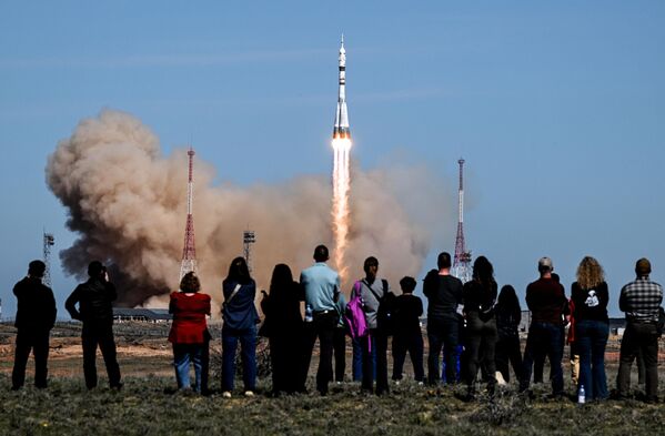 Запуск РН Союз-2.1а с кораблем Союз МС-27 с космодрома Байконур Запуск РН Союз-2.1а с кораблем Союз МС-27 с космодрома Байконур - Sputnik Азербайджан