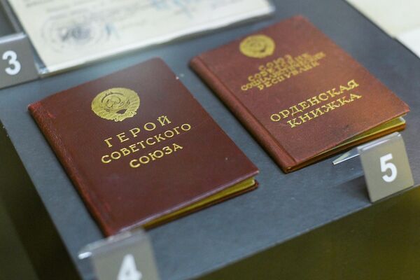 Экспозиция национального музея истории Азербайджана, посвященная героям Великой Отечественной войны. - Sputnik Азербайджан