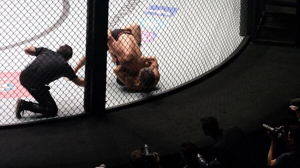 Бой в UFC - Sputnik Азербайджан