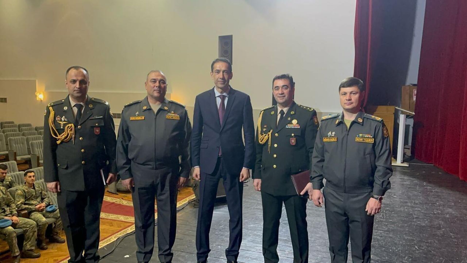 Состоялась встреча с военнослужащими ВС Азербайджана, которые примут участие в Параде Победы в Москве  - Sputnik Азербайджан, 1920, 05.05.2025