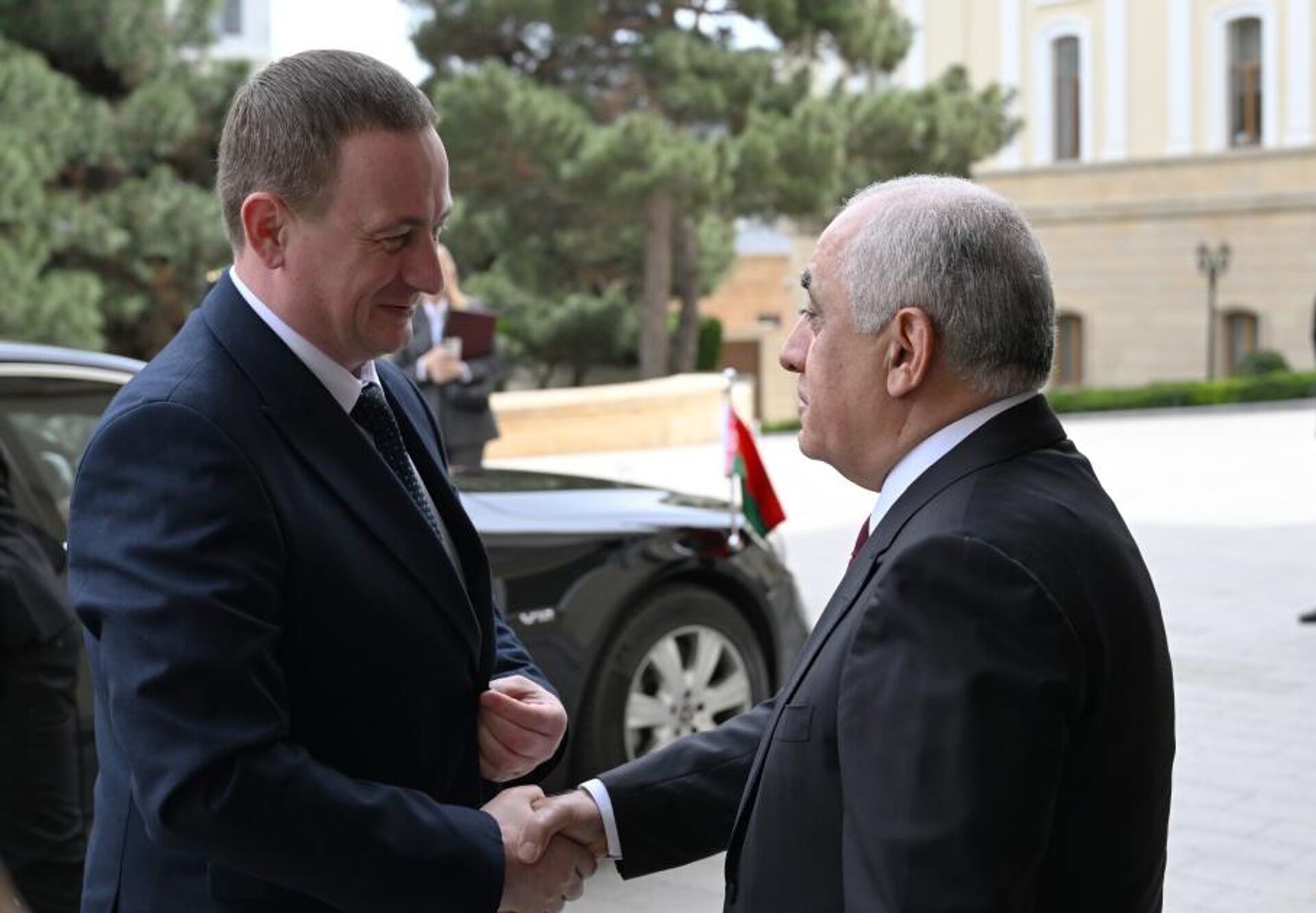 Премьер-министр Азербайджана Али Асадов встретился с белорусским коллегой Александром Турчиным
Премьер-министр Азербайджана Али Асадов встретился с белорусским коллегой Александром Турчиным
- Sputnik Азербайджан, 1920, 05.05.2025