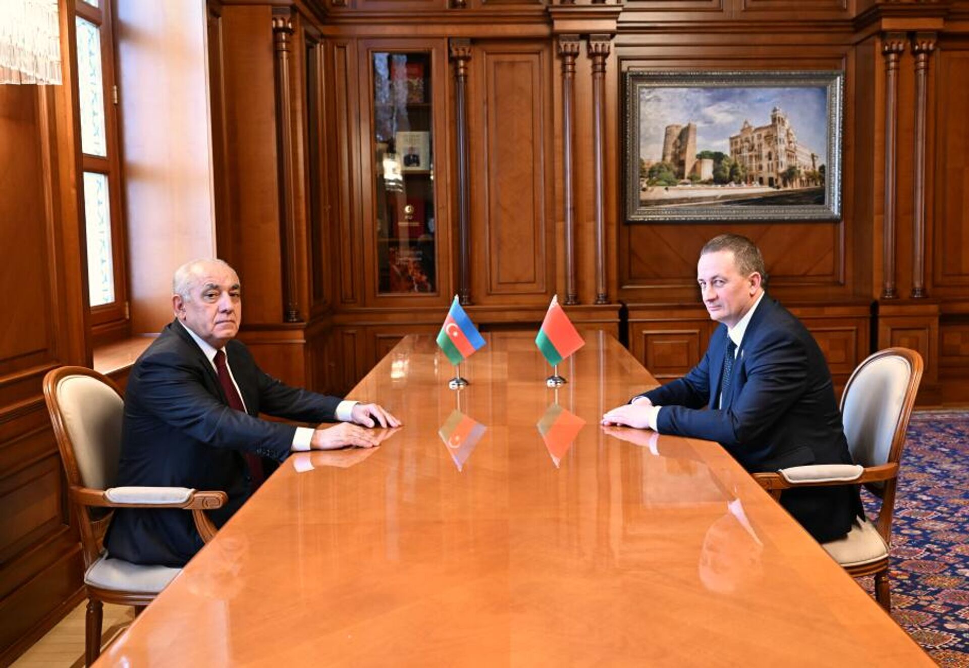 Премьер-министр Азербайджана Али Асадов встретился с белорусским коллегой Александром Турчиным
Премьер-министр Азербайджана Али Асадов встретился с белорусским коллегой Александром Турчиным
- Sputnik Азербайджан, 1920, 05.05.2025