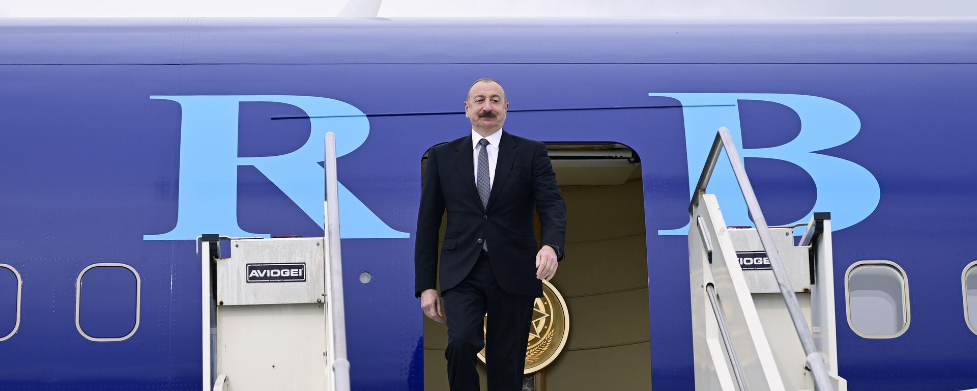 Президент Ильхам Алиев прибыл с рабочим визитом в Албанию
 - Sputnik Азербайджан, 1920, 15.05.2025