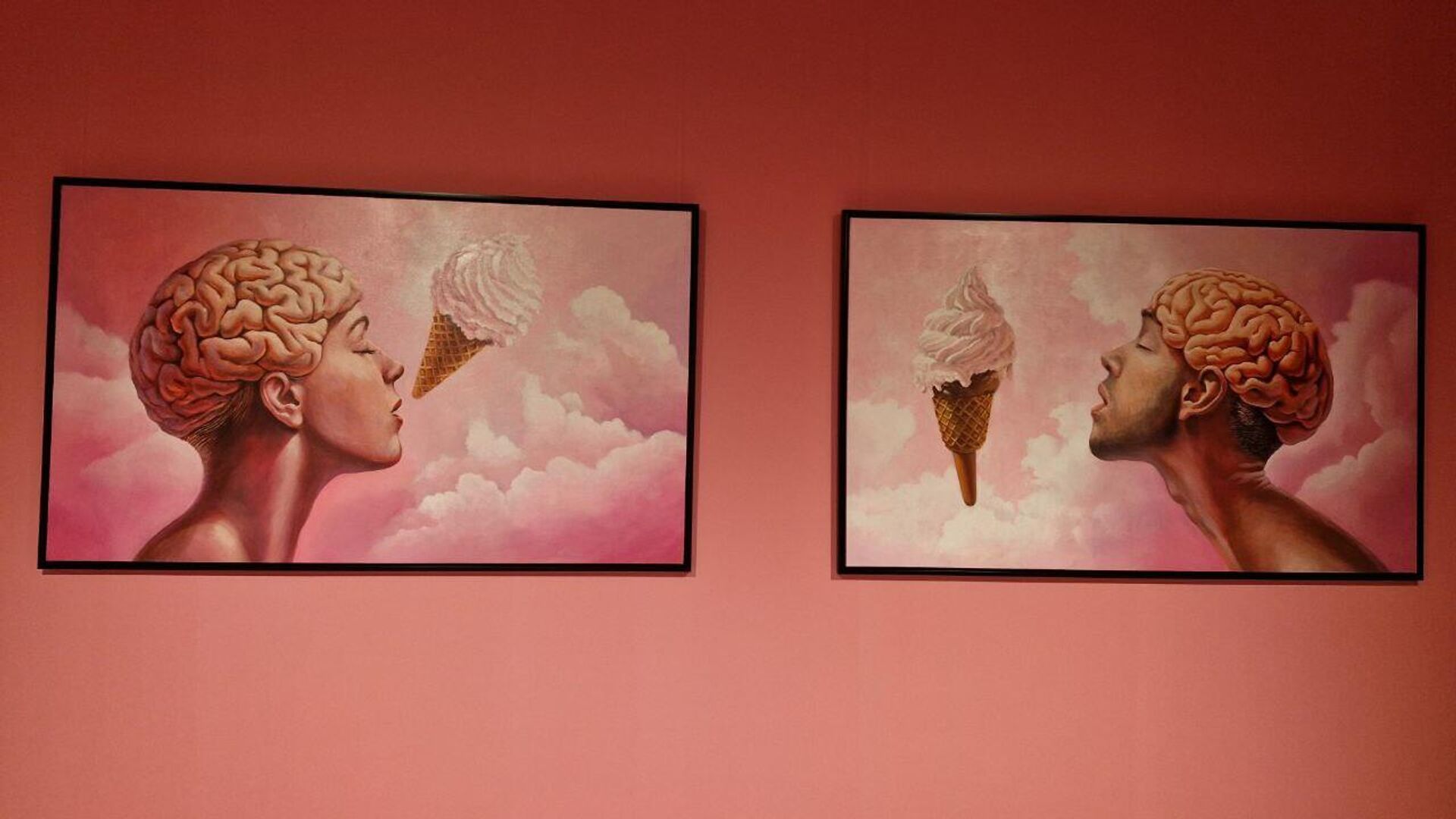 Персональная выставка Вюсали Агаразиевой под названием Pink Planet в Музее современного искусства Персональная выставка Вюсали Агаразиевой под названием Pink Planet в Музее современного искусства - Sputnik Азербайджан, 1920, 25.05.2025