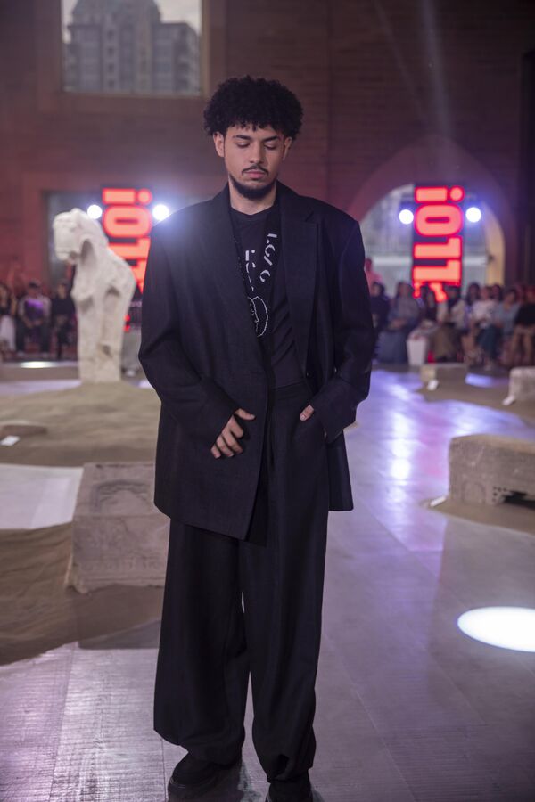 В Баку прошел один из самых ожидаемых модных событий года -18-й сезон Azerbaijan Fashion Week. - Sputnik Азербайджан