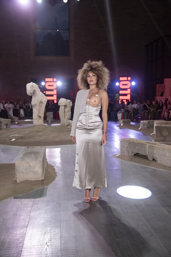В Баку прошел один из самых ожидаемых модных событий года -18-й сезон Azerbaijan Fashion Week. - Sputnik Азербайджан