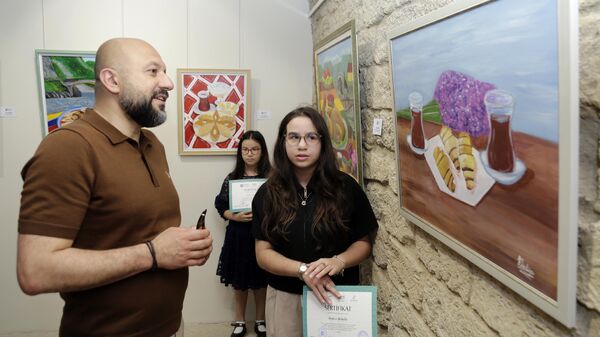 Выставка Палитра национальной кухни молодых художников Галереи искусств KamART в Zaman Art Gallery  - Sputnik Азербайджан